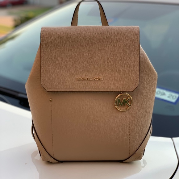 michael kors hayes medium backpack